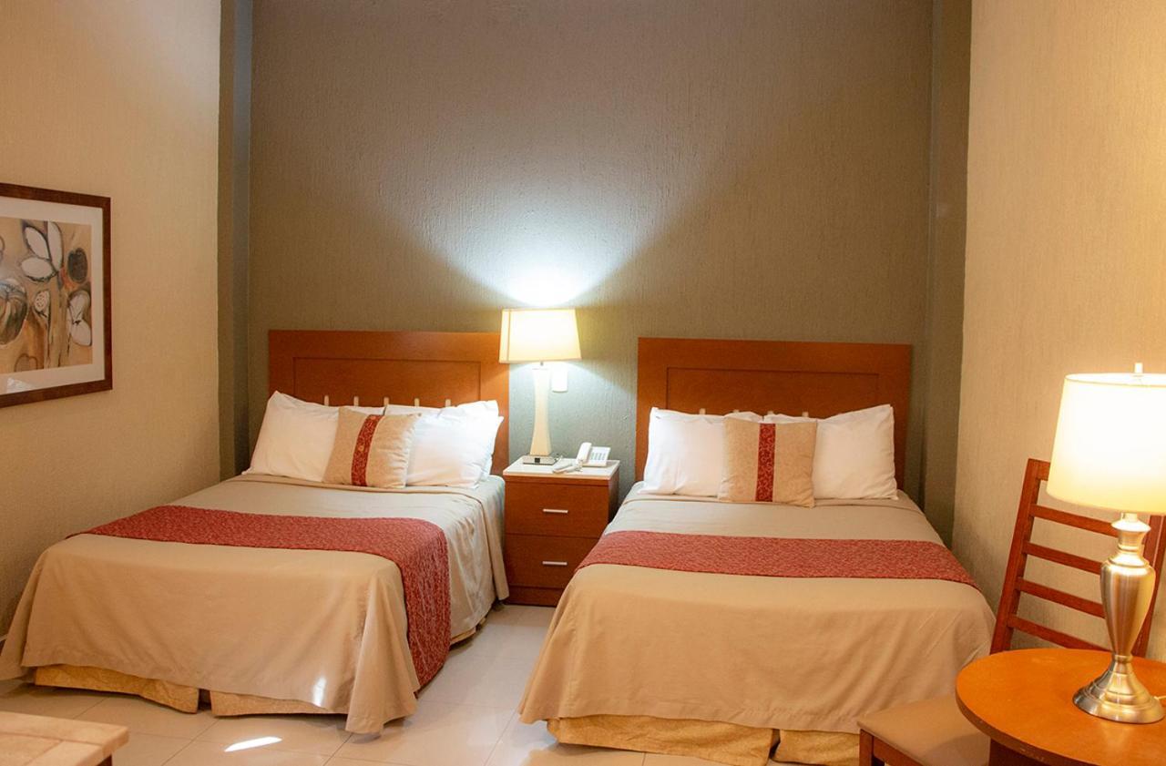 Hotel Fenix Los Mochis Bagian luar foto