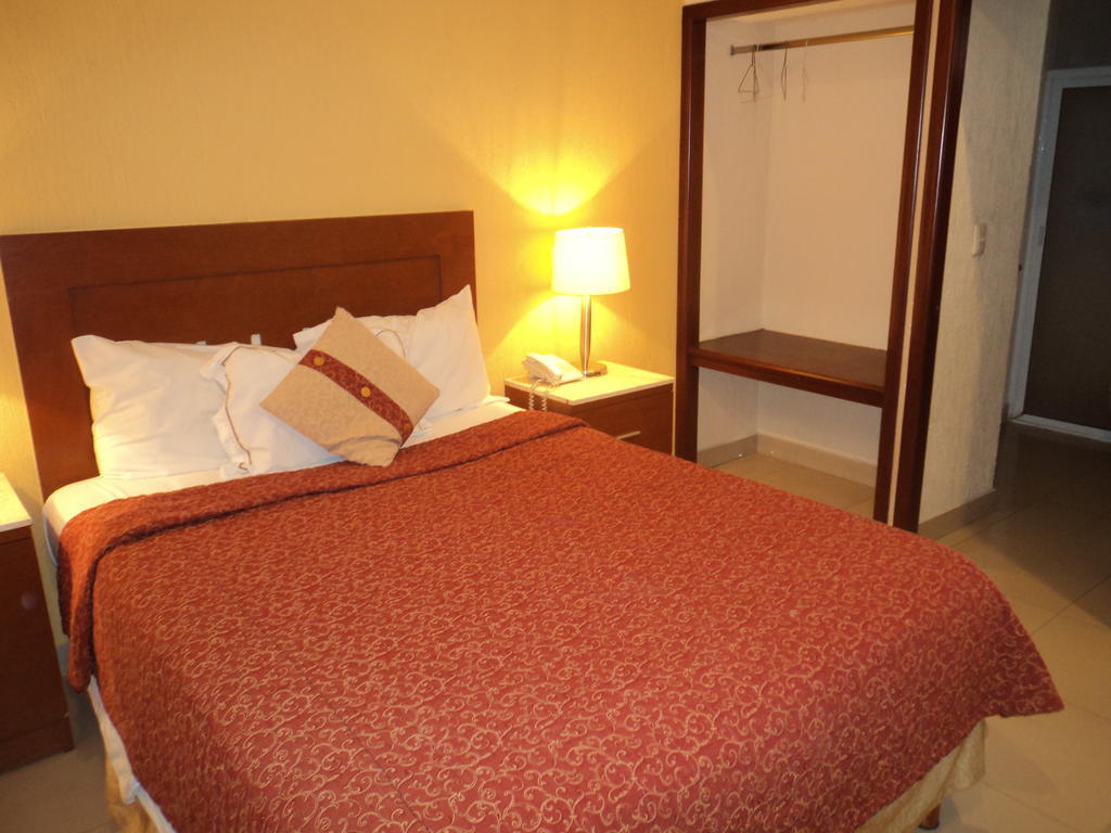 Hotel Fenix Los Mochis Ruang foto
